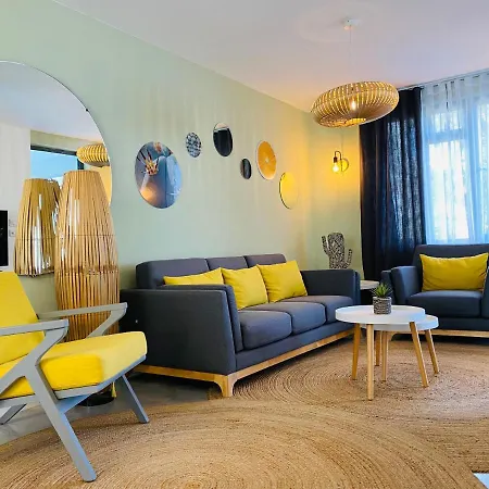 Sweet Beach Apt-Pool, Terrace, Ground Floor, Few Steps From Beach!